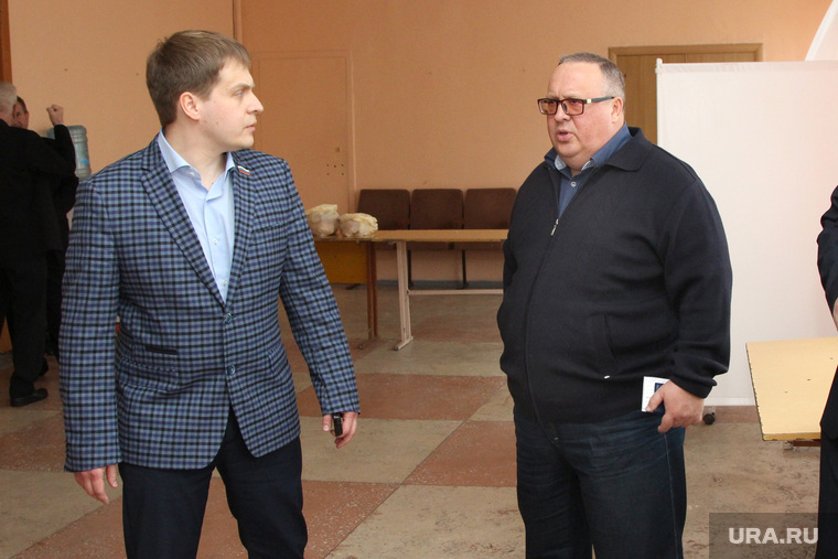 Юрий Александров (слева) и его отец по очереди возглавляли Курганское отделение ЛДПР