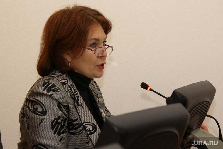 Лариса Кокорина говорит об объединении поликлиник