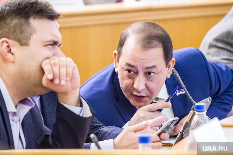 Мурат Тулебаев (справа) озаботился поддержкой малого и среднего бизнеса