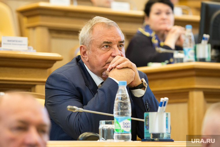 Сенатор от ХМАО Юрий Важенин ждет сигналов по международной повестке