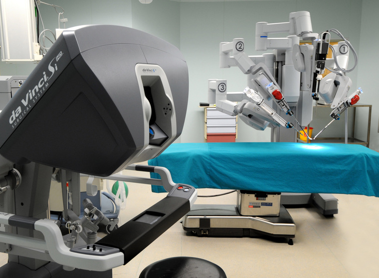 Робот «Да Винчи» позволяет удалять опухоли с точностью до микронов. Но секрет успеха клиники «Анадолу» — не только в суперсовременном оборудовании