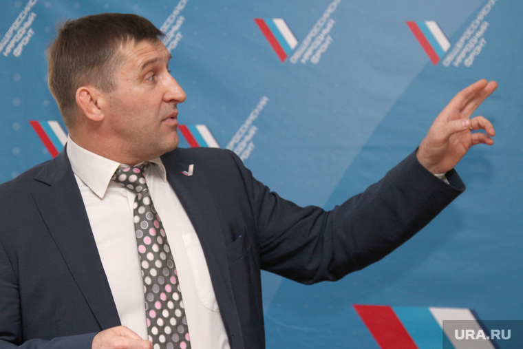 Евгений Артюх считает квартирные субсидии одним из инструментов получения депутатской лояльности