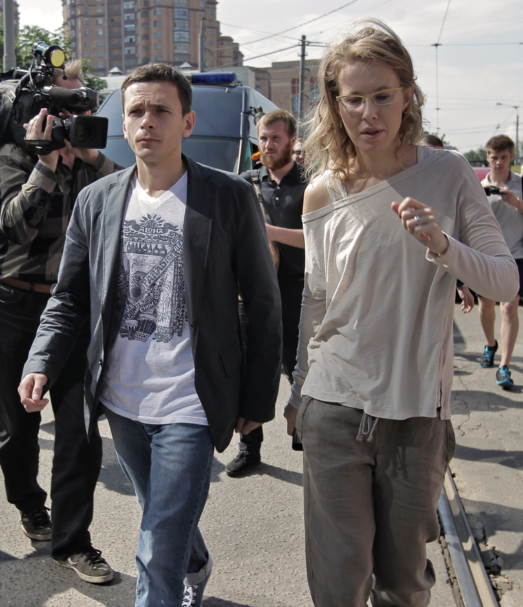 Телеведущую Ксению Собчак и оппозиционера Илью Яшина вызвали на допрос в СК после беспорядков на «Марше миллионов»