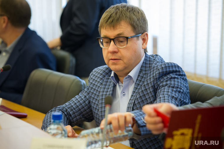 Дмитрий Сергин предупреждает о возможности «перенарезки» округов