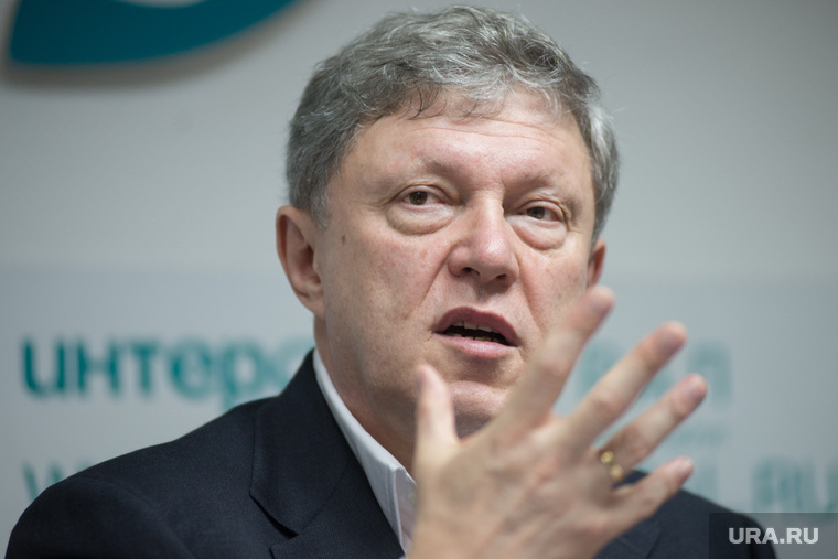Лидер «Яблока» Григорий Явлинский уже заявил, что примет участие в президентских выборах
