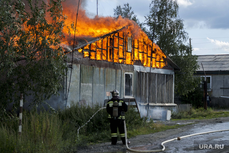 Один из многих пожаров в Лабытнанги. Этим летом в подобном погибло 9 человек