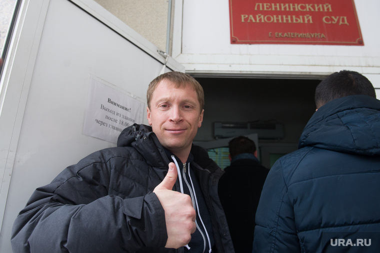 Иван Обухов, глава УК «Уктус», перед началом заседания суда, с которого он уедет уже в наручниках
