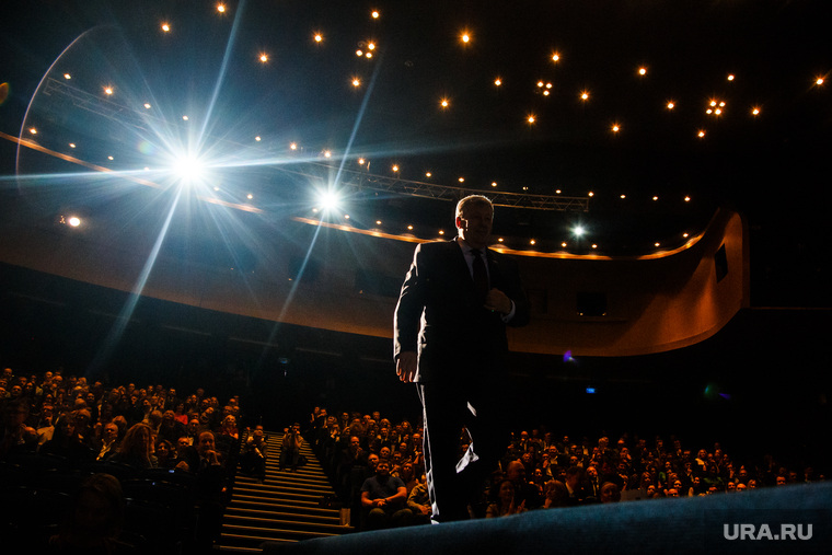 Аркадий Чернецкий на церемонии награждения премией «Человек года» от журнала «Деловой квартал»