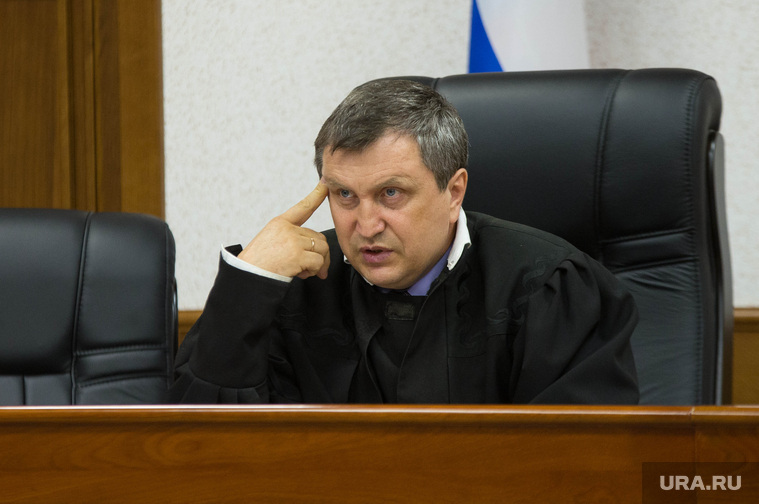 Президиум Свердловского облсуда указал судье Порозову (на фото) на грубые ошибки при вынесении приговора. Его подчиненный Зырянов повторил ошибки шефа