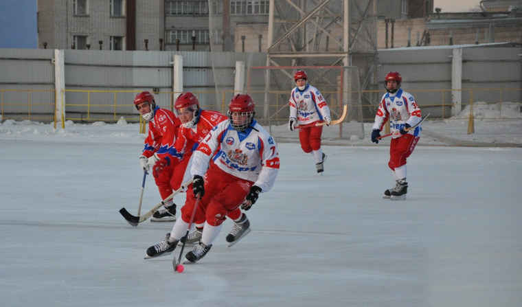 Один из самых титулованных клубов в истории свердловского спорта, «СКА-Свердловск», стал фарм-клубом «Уральского трубника». Ниже этого — только любители