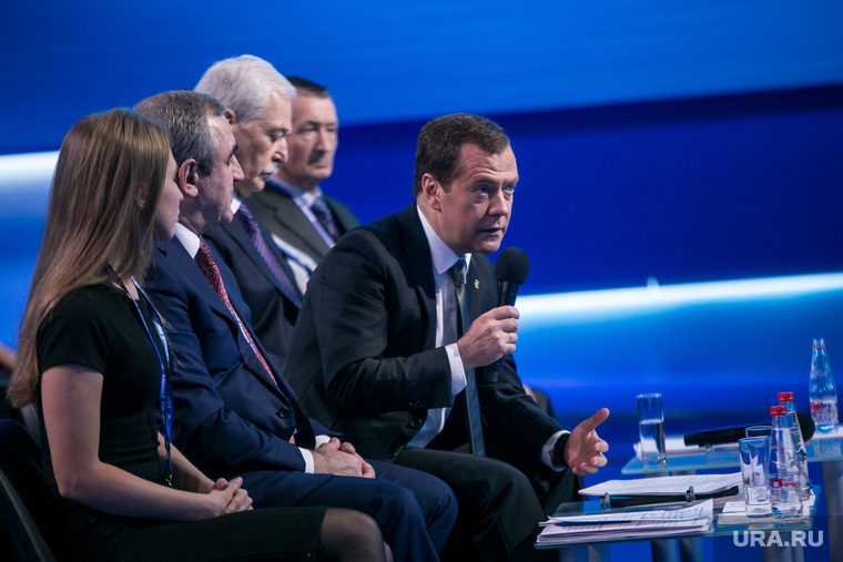 Переизбранный председатель партии «ЕР» Дмитрий Медведев укрепил свое лидерство на съезде