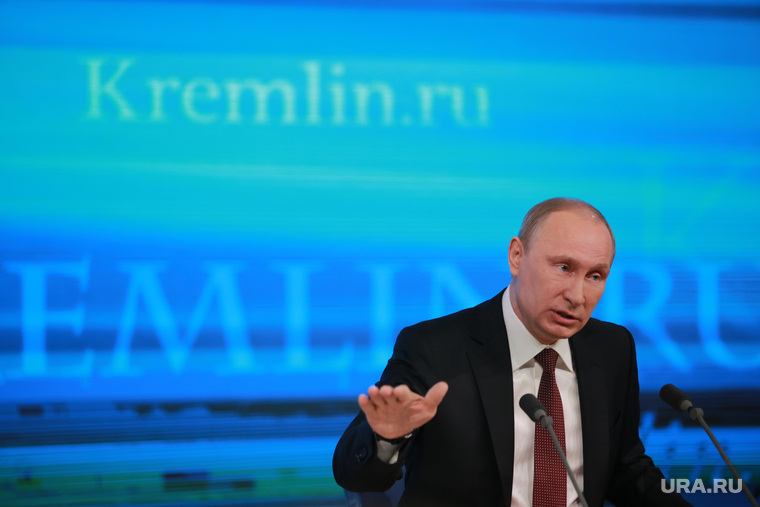 Президент России Владимир Путин к осенним выборам заменил 10 губернаторов