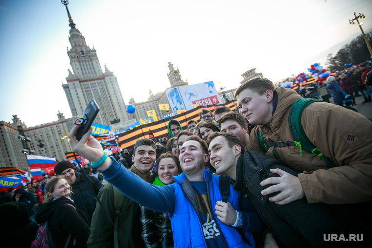 В этом году на празднике в честь воссоединения Крыма с Россией было много молодежи