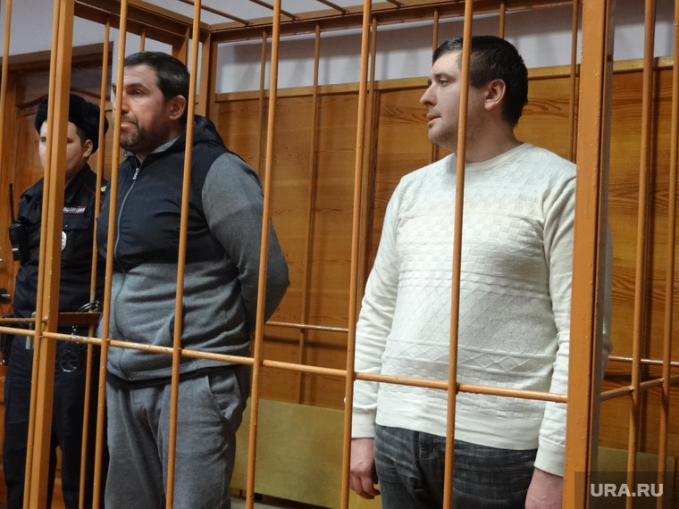 В декабре Верх-Исетский суд продлил до апреля арест лидерам так называемого ОПГ «Дондики» Денису Синяку и Максиму Чайке