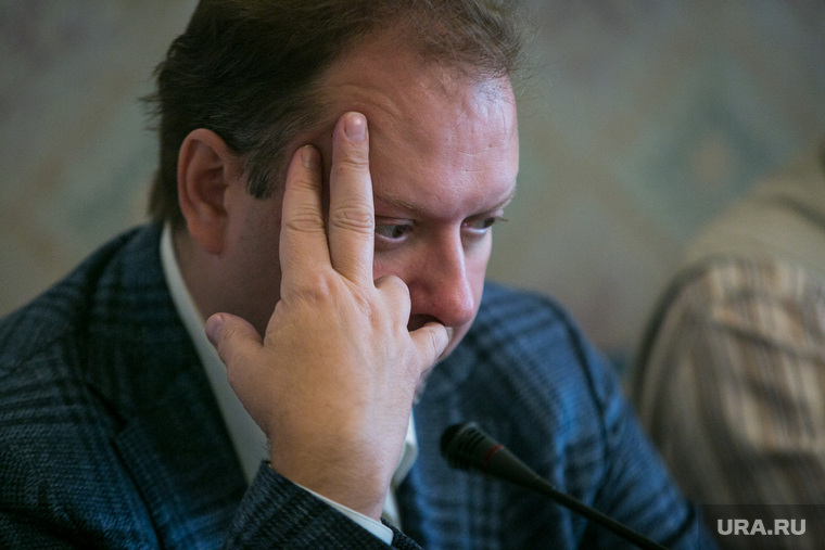 Политолог Олег Матвейчев уверяет, что за раскачкой несанкционированных акций стоит Министерство информации Украины