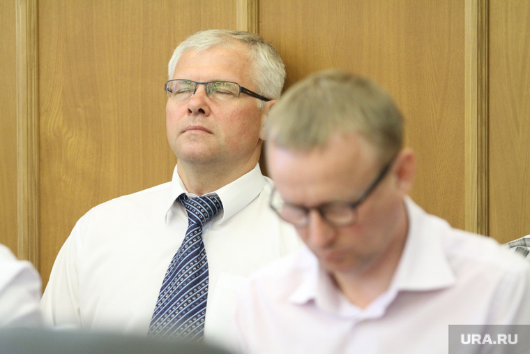 Сергей Тушин (справа) и Андрей Корюков (слева) едва ли смогут защищать глав районов на каждой комиссии