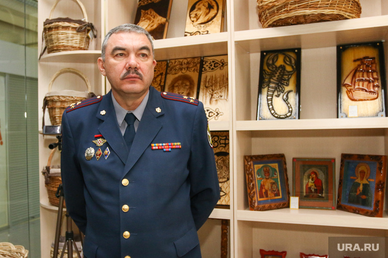 Ильгиз Ильясов на открытии магазина с изделиями заключенных (архив)