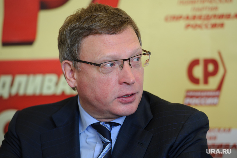Ранее Александр Бурков возглавлял федеральные избирательные штабы «Справедливой России», курируя территории