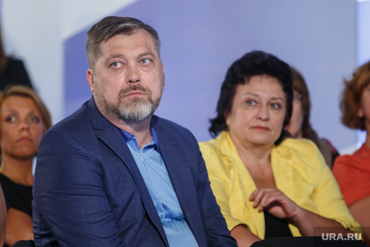 Владимир Злоказов был готов конкурировать и с Галиной Левочкиной (в желтом), и с новой командой АТН