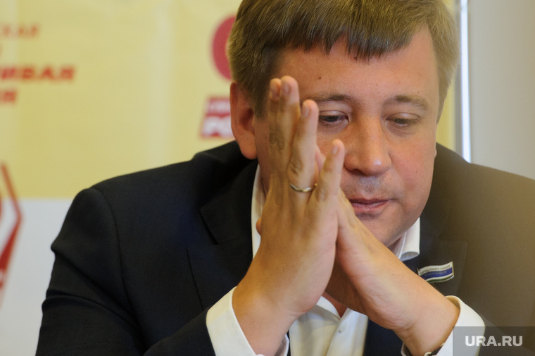 Депутат Андрей Жуковский обвинил администрацию свердловского губернатора в том, что оппозиция не может подготовиться к выборам в ЕГД