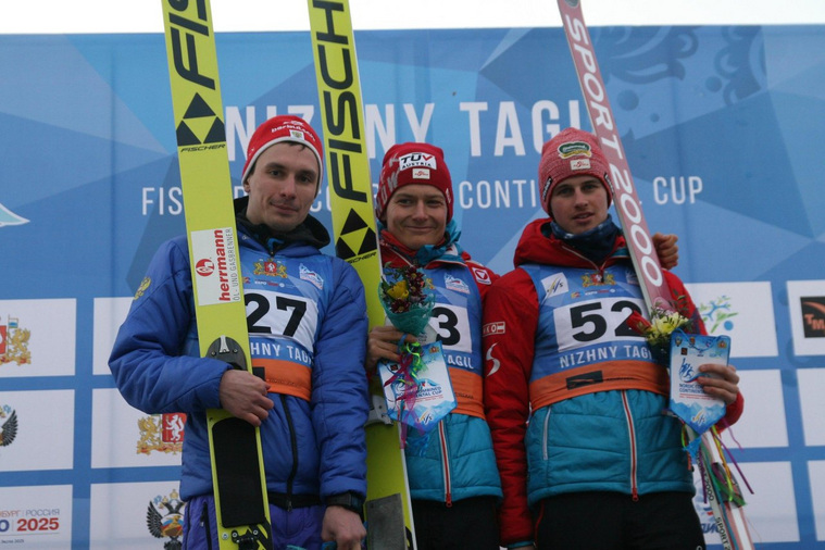 Эрнест Яхин (слева) стал серебряным призером Кубка