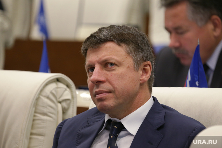 У Юрия Борисовца еще есть время подумать и вступить в игру вокруг реготделения