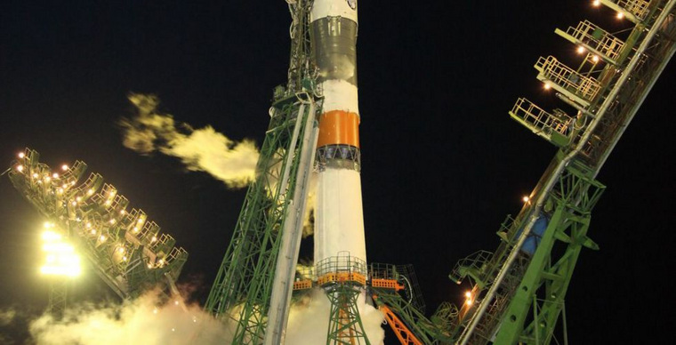 Взлет космического корабля «Союз МС-08» с российско-американским экипажем на борту.