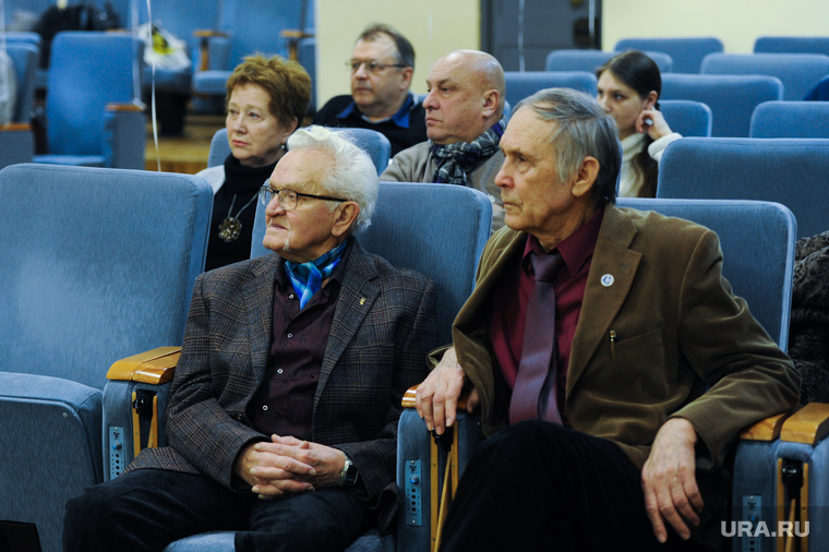 Средний возраст российского ученого — 50 лет. Каждый третий — старше пенсионного возраста