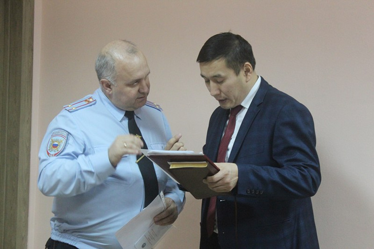 Владимир Белоносов (слева) считался грозой нелегальных мигрантов
