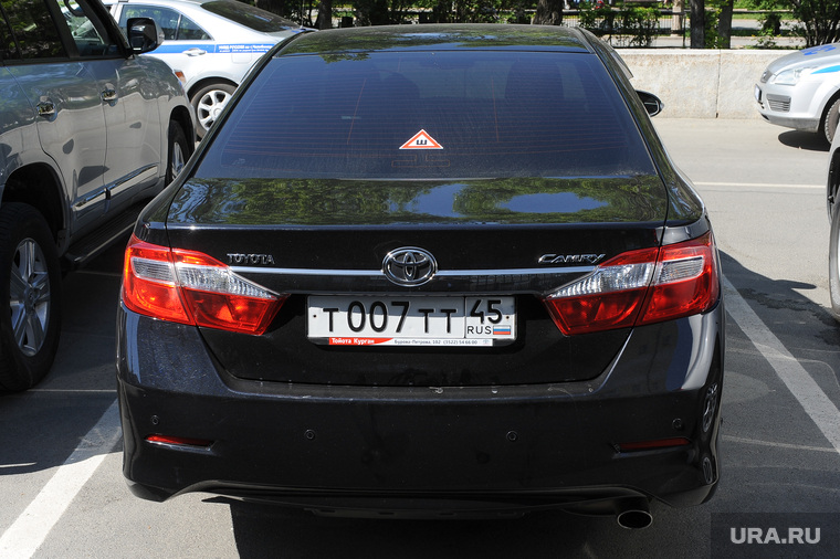 Один из депутатов указал в декларации покупку Toyota Camry за 11 миллионов. Но таких цен на машину этой модели нет