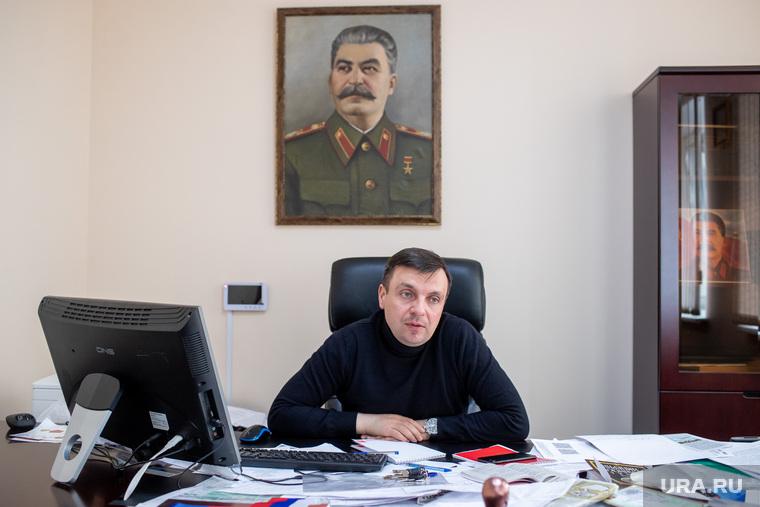 Лидер кемеровской КПРФ Николай Мухин считает, что, несмотря на свой возраст, Тулеев остается очень умелым политиком
