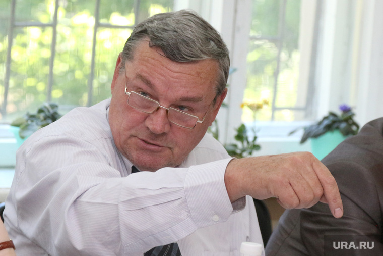 Бывший директор департамента промышленности Курганской области Алексей Симанов не уверен, что худшие дни КМЗ уже позади