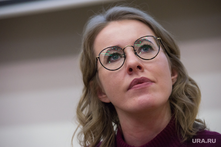 Ксения Собчак на своей старнице в Twitter писала, что не может после инцидента дозвониться до Воробьева
