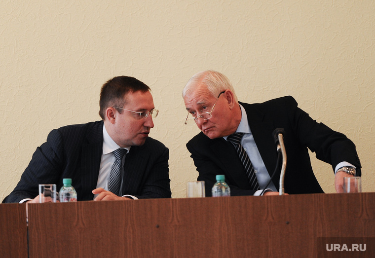 Сергей Овчинников (слева) и Виталий Рыльских могут создать большие проблемы действующему спикеру горсобрания Станиславу Мошарову