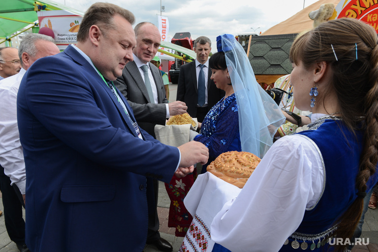 При Дубровском Сушков стал министром сельского хозяйства — один из немногих напрямую подчинялся губернатору