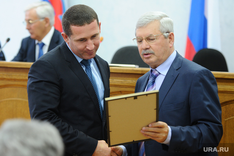 Вячеслав Ершов (слева) — первый претендент на вакантный депутатский мандат по уральскому списку «ЕР»