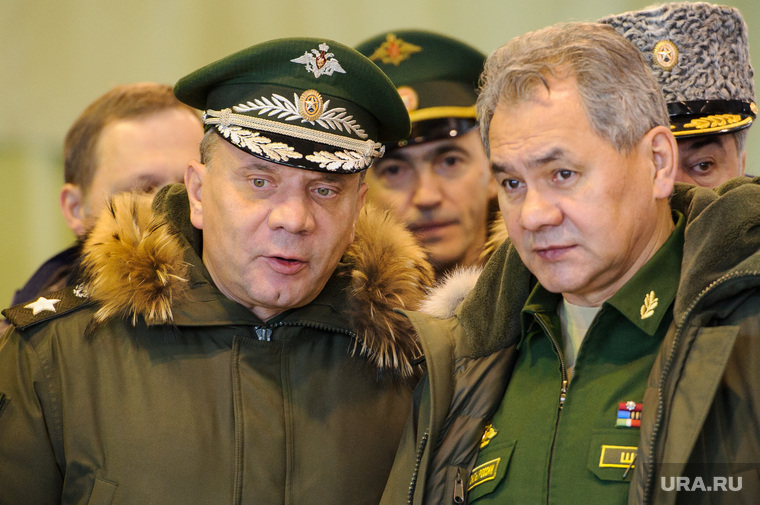 Замглавы Минобороны Юрий Борисов (слева) претендует на пост вице-премьера, курирующего ОПК