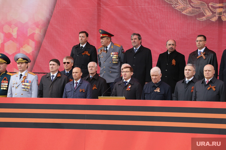 Принимал парад и держал торжественное слово губернатор Владимир Якушев