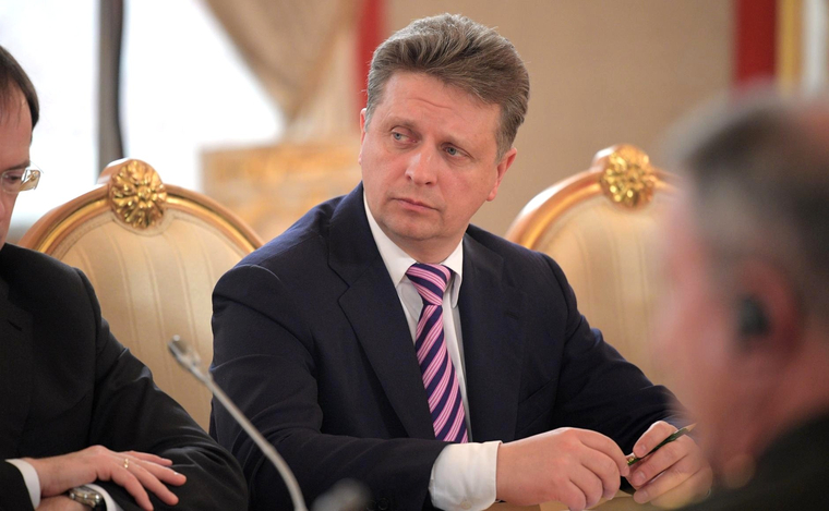 Руководитель Минтранса Максим Соколов ждет отставки с осени 2017-го, ему тогда выговор сделал сам президент