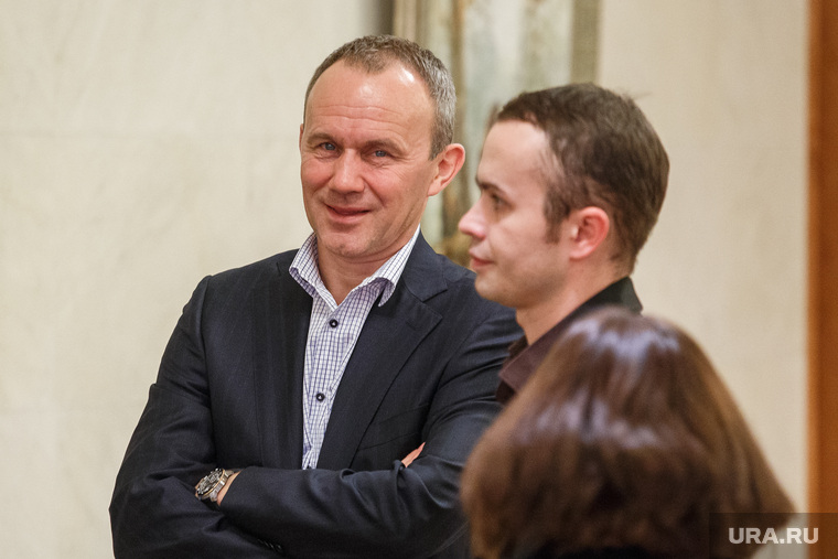 Не исключено, что Чемезов снова задумал хитрую комбинацию
