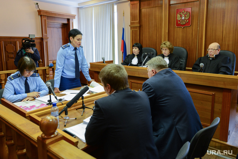 Галина Чеблакова (стоит) признала, что суд нарушил УПК