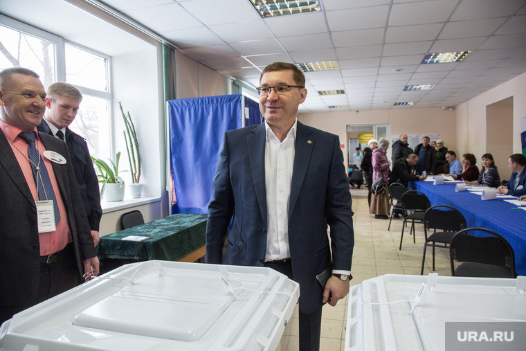 Преемник Якушева сохранит статус «первого среди равных» — в отличие от губернаторов округов, его изберут на прямых выборах
