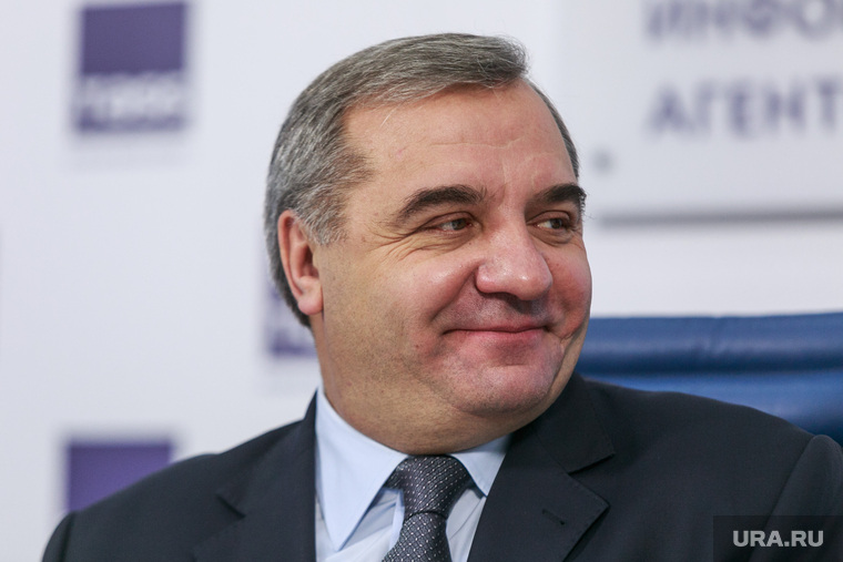 Последним ударом по позициям главы МЧС Владимира Пучкова стал пожар в «Зимней вишне»
