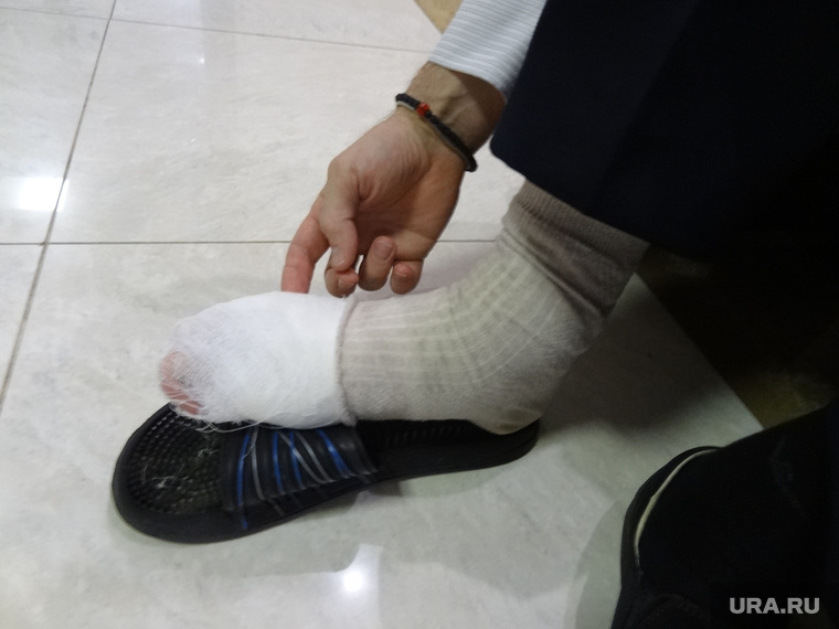 Андреев до сих пор продолжает лечить обмороженную ногу