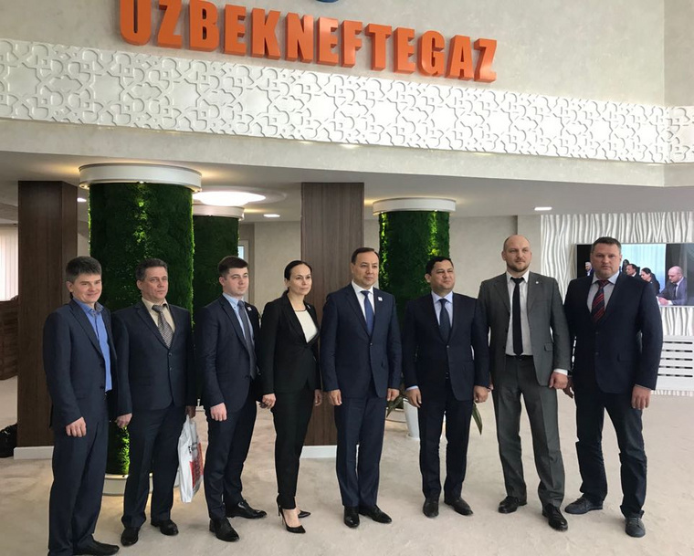 Азат Салихов спас репутацию министра инвестиций, поделившись фотографией с визита в Узбекистан