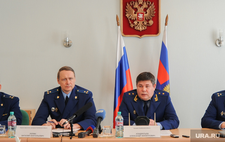 Слухмейкеры отправляют Александра Кондратьева (справа) в другой регион, но в назначении Виталия Лопина уверены не на 100%