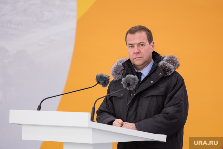 Мирить силовиков приходилось даже Дмитрию Медведеву. Он угрожал увольнением главам СК и прокуратуры