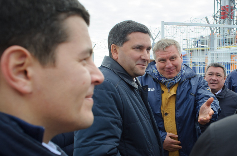 Дмитрий Артюхов неизменно сопровождал губернатора Кобылкина на встречах с производственниками Ямала