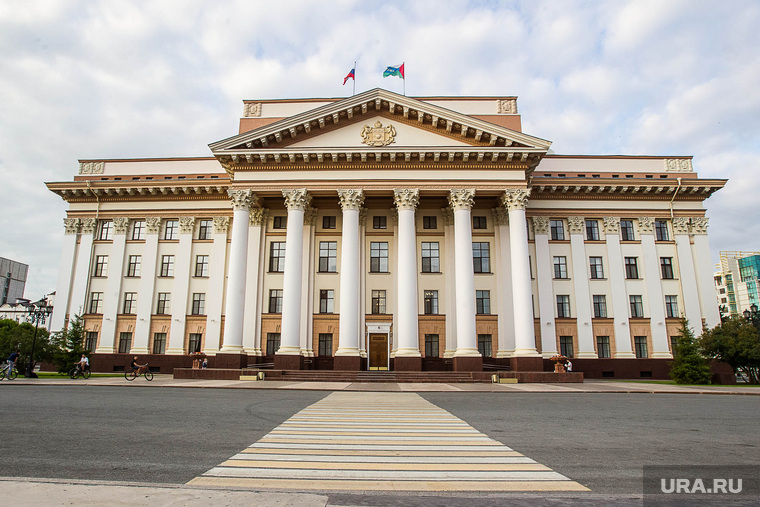 Сорить деньгами в правительстве области не спешат