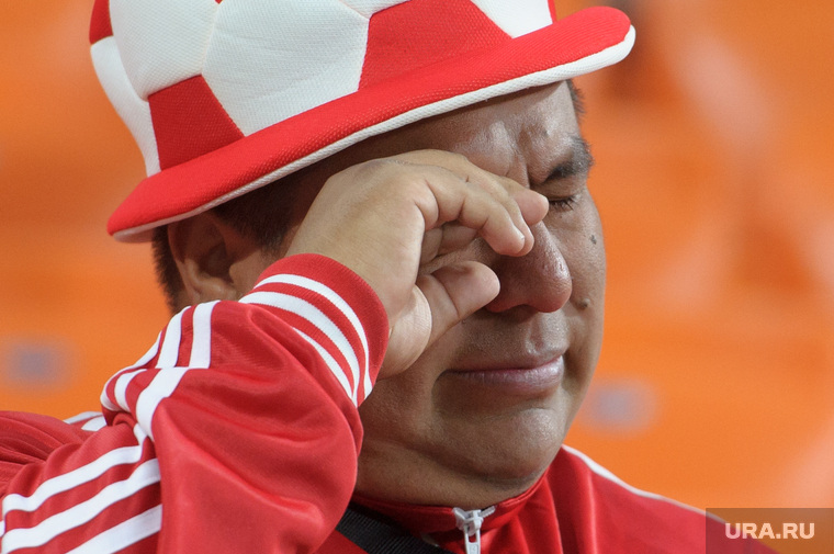 После проигрыша команды многие перуанцы не сдерживали слез